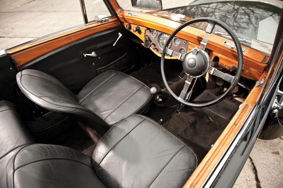 Интерьер Allard M1 Drophead Coupe 1948 года  (фото 11 из 13)